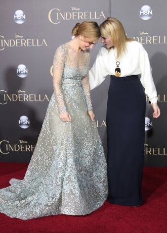 Lily James, junto a Cate Blanchett en Cenicienta