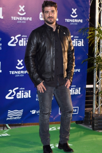 Premios Cadena Dial 2015: Antonio Orozco, total black