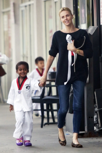 Charlize Theron, madre coraje