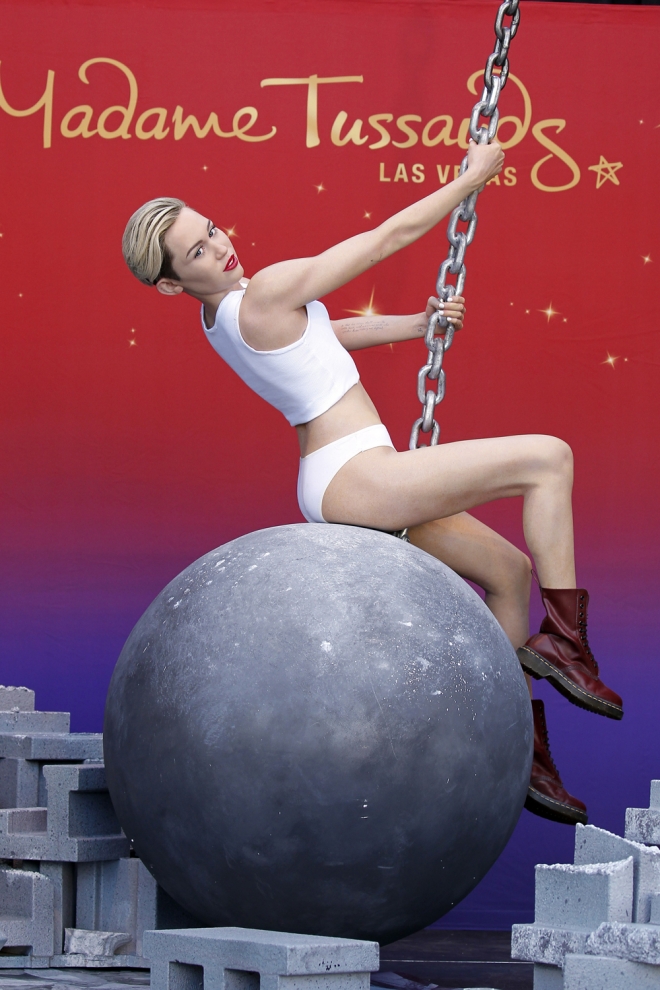 La polémica imagen de Miley Cyrus en cera