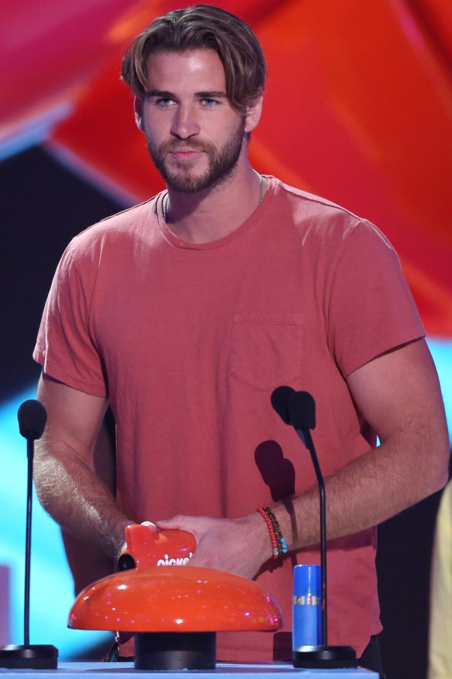 Kids Choice Awards 2015: Liam Hemsworth, guapo y perfecto