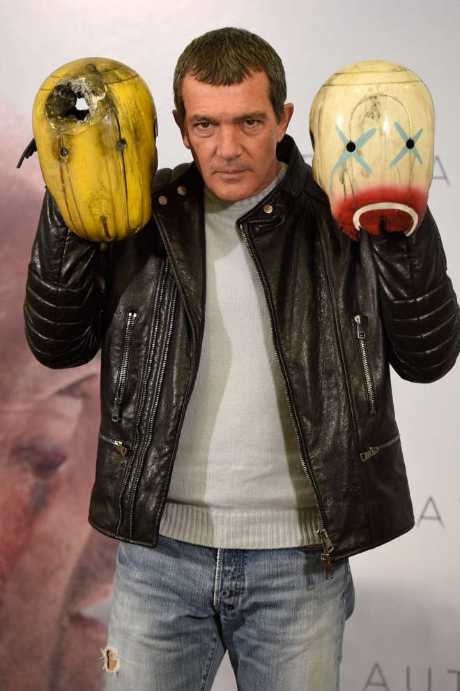 Antonio Banderas con autómata