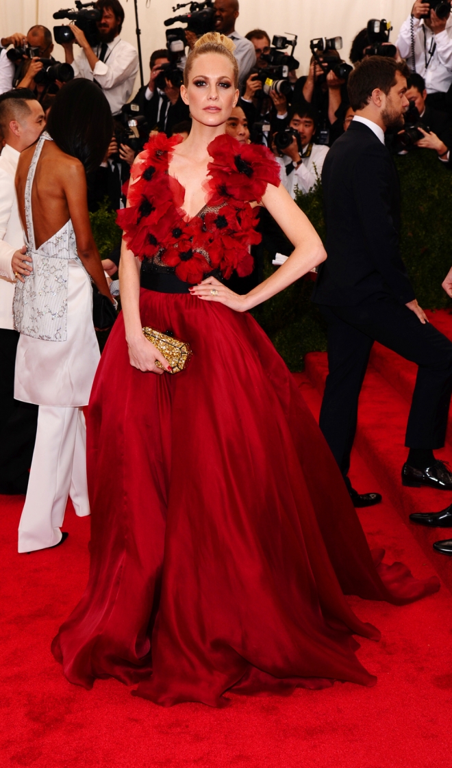 Marchesa vistió a Poppy Delevingne en la MET Gala 2015