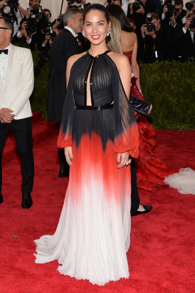 MET Gala 2015: Olivia Munn, elegante y sofisticada MET Gala 2015: Olivia Munn, elegante y sofisticada