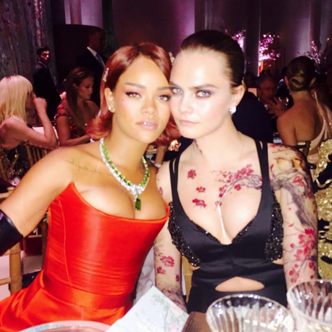 Cara Delevingne y Rihanna, en Instagram por la MET Gala 2015