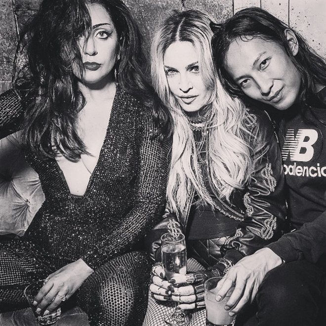 Lady Gaga, con Madonna y Alexander Wang en la MET Gala 2015 Lady Gaga, con Madonna y Alexander Wang en la MET Gala 2015