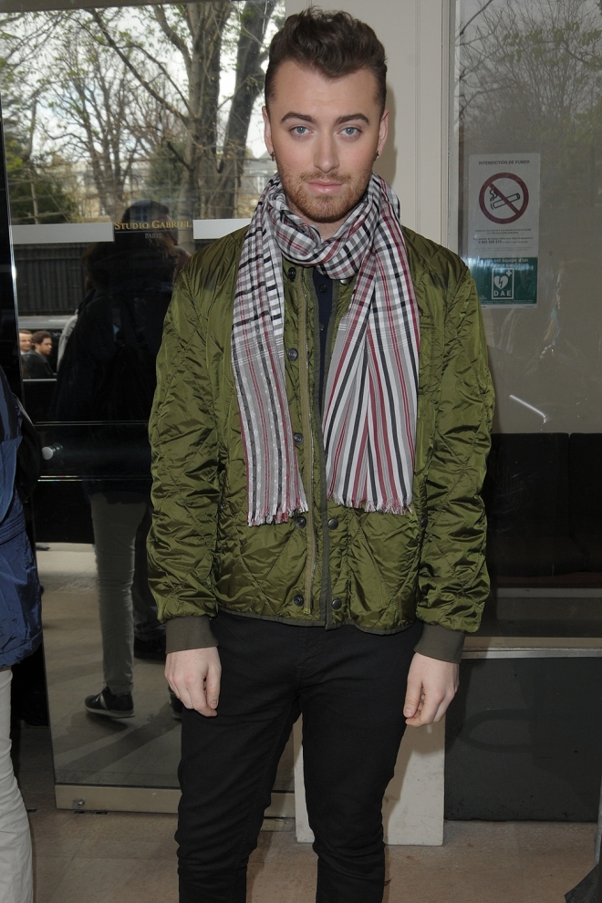 Sam Smith, look casual