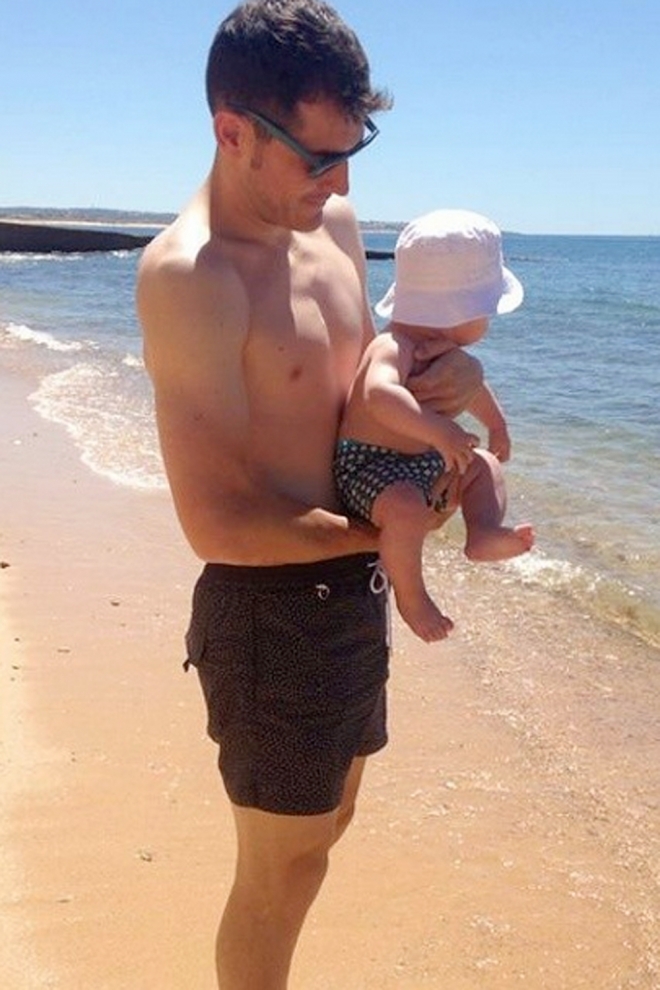 Iker Casillas, feliz en la playa