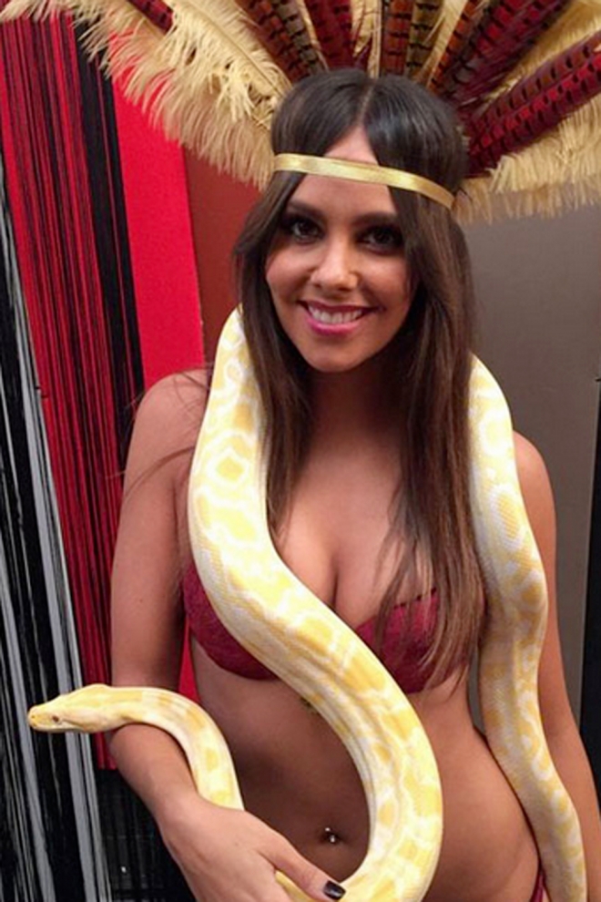 Cristina Pedroche, danza con serpientes