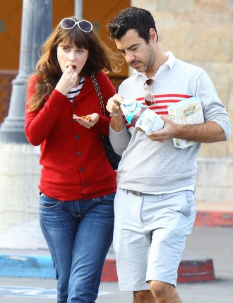 Zoey Deschanel también se da sus caprichos alimenticios