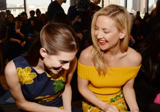 La felicidad de las celebrities: Kate Hudson, feliz en el front row