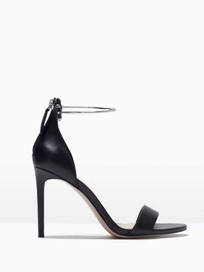 Sandalias negras: el calzado de sofisticación de Zara