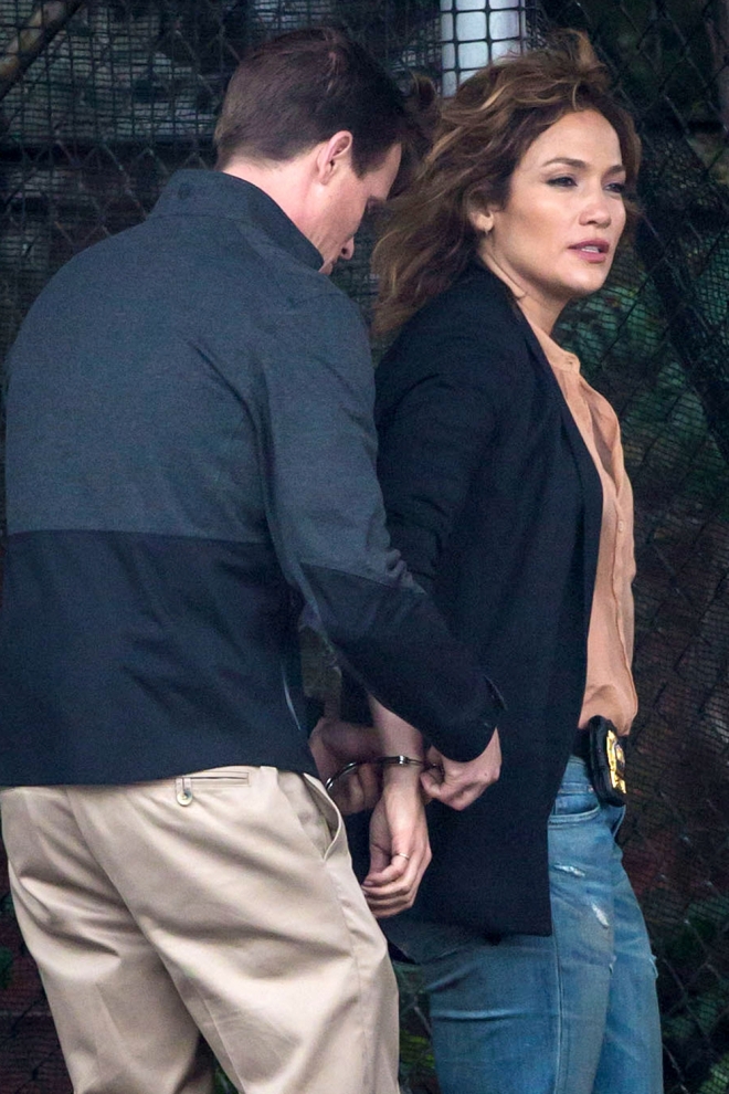 Shades of Blue: Jennifer Lopez agente arrestada