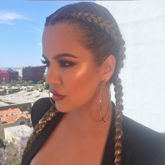 Peinados de famosas: Khloé Kardashian también apuesta por las trenzas