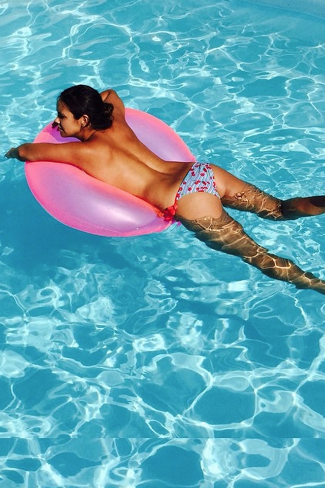 Posado de verano: Cristina Pedroche en topless Posado de verano: Cristina Pedroche en topless