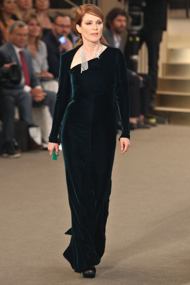 Julianne Moore, perfecta para Chanel