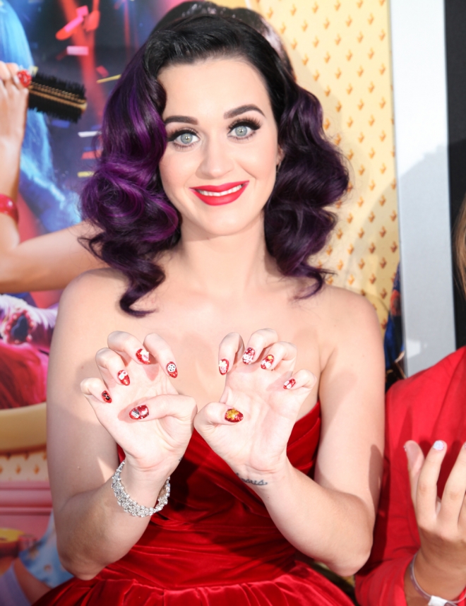 Uñas de famosas: Katy Perry, una loca de la manicura