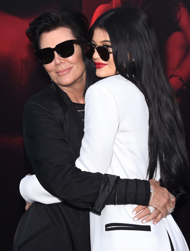Kylie Jenner es una adolescente, y su madre Kris Jenner está muy orgullosa de ella