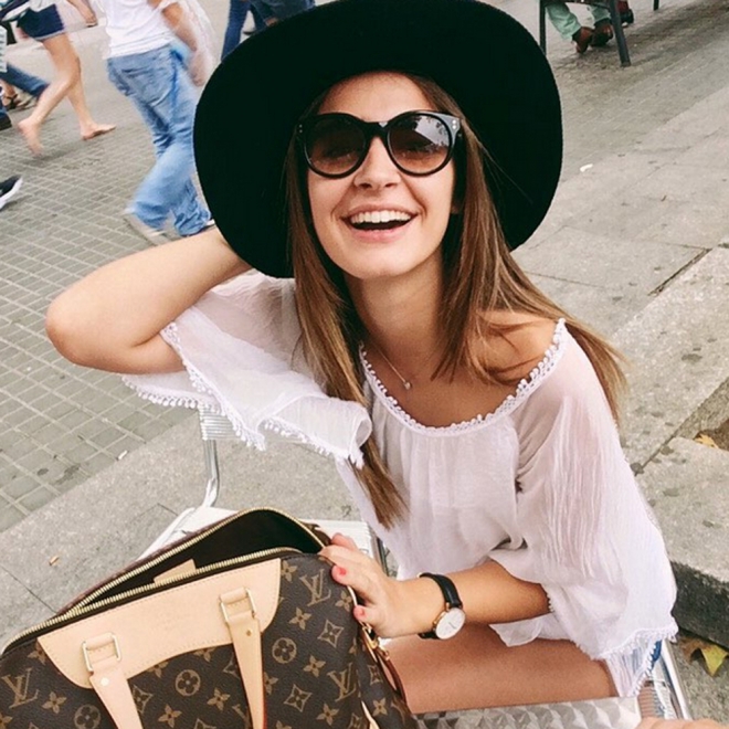 Laura Escanes, sonriente en Instagram