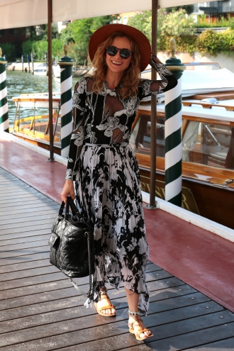Festival de Cine de Venecia 2015: Diane Kruger, black & white