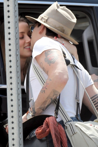 Johnny Depp y Amber Heard, besos tras el rodaje