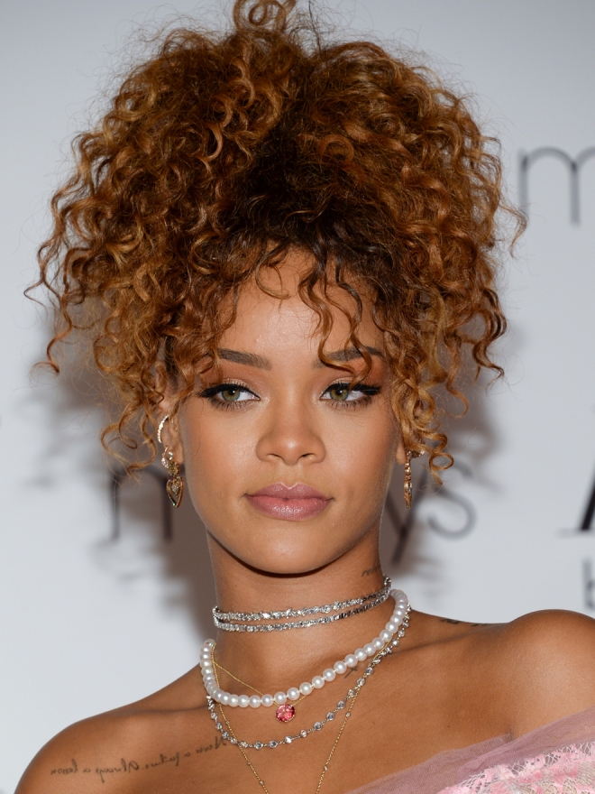 Famosas con la piel bonita: Rihanna