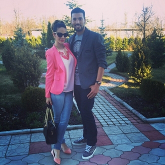 Tamara Gorro y Ezequiel Garay: estilo en Rusia