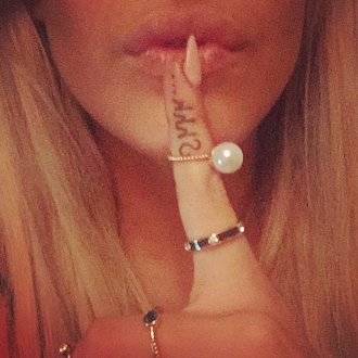 Frases de Ylenia: 'eres un poco mete caquita'