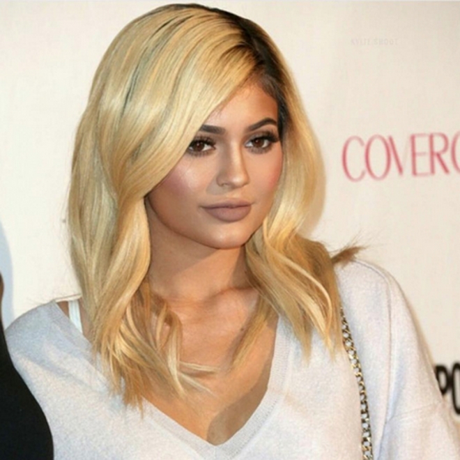 Los labios de Kylie Jenner cobran vida propia en el evento de Cosmopolitan