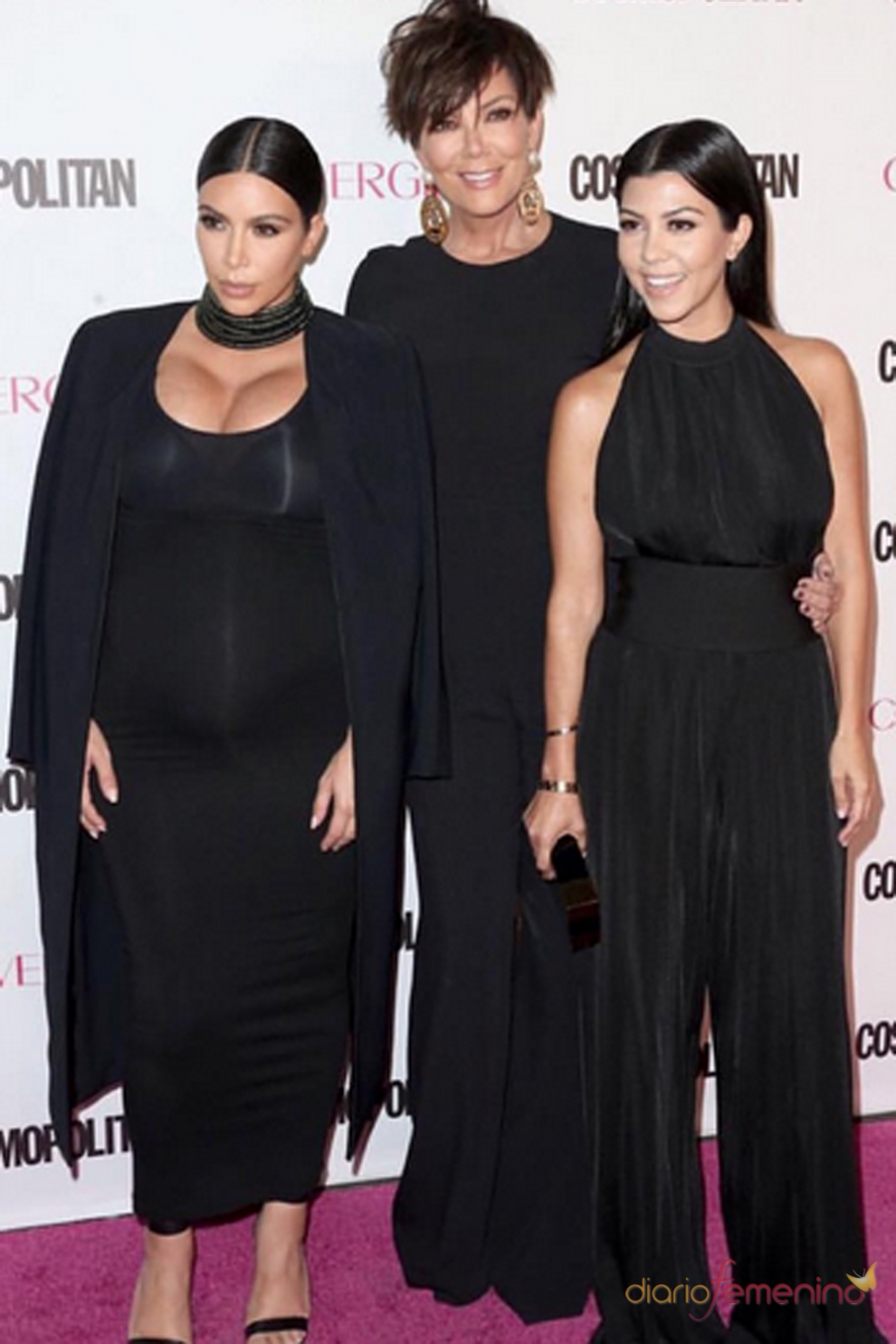 50 Aniversario Cosmopolitan Kris Jenner Arropa A Sus Hijas 