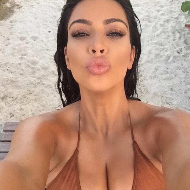 Un selfie muy sexy, la especialidad de Kim Kardashian