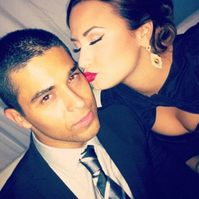 Historias de amor: el beso de Demi Lovato a Wilmer Valderrama