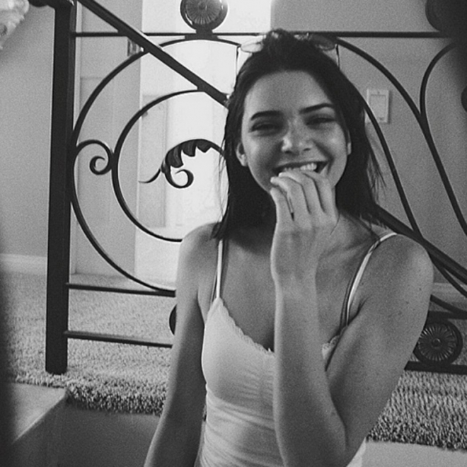 Kendall Jenner es distinta a las Kardashian porque siempre sonríe