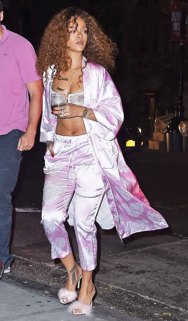 Famosos con pijama en la red carpet: Rihanna