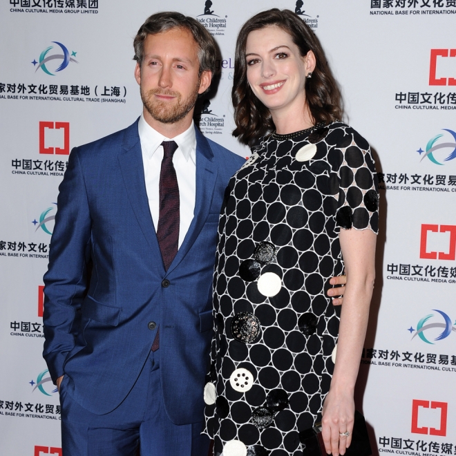 Famosos papás: Anne Hathaway y Adam Shulman