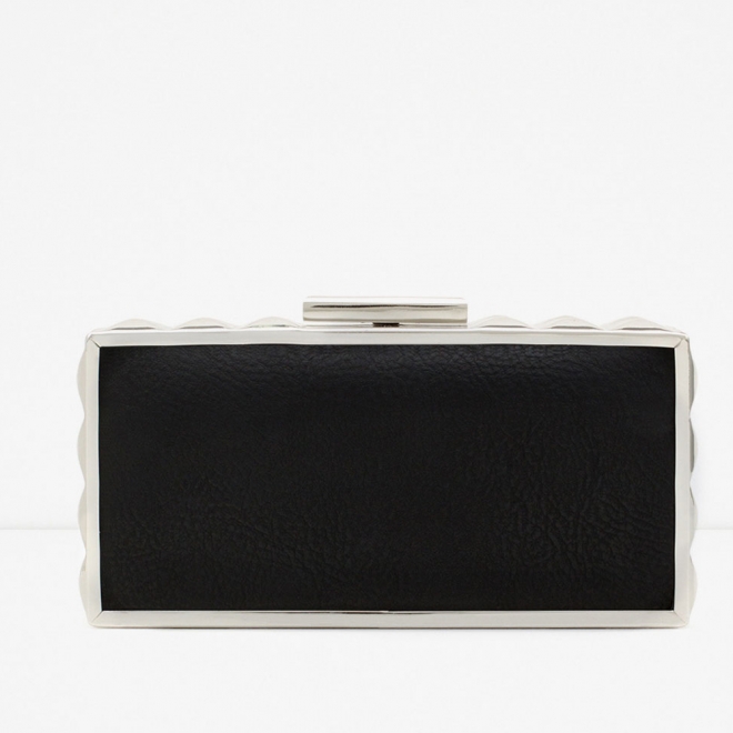 Clutch baratos: caja metálica de ZARA para Nochevieja