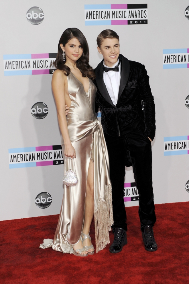Justin Bieber y Selena Gomez, muy elegantes