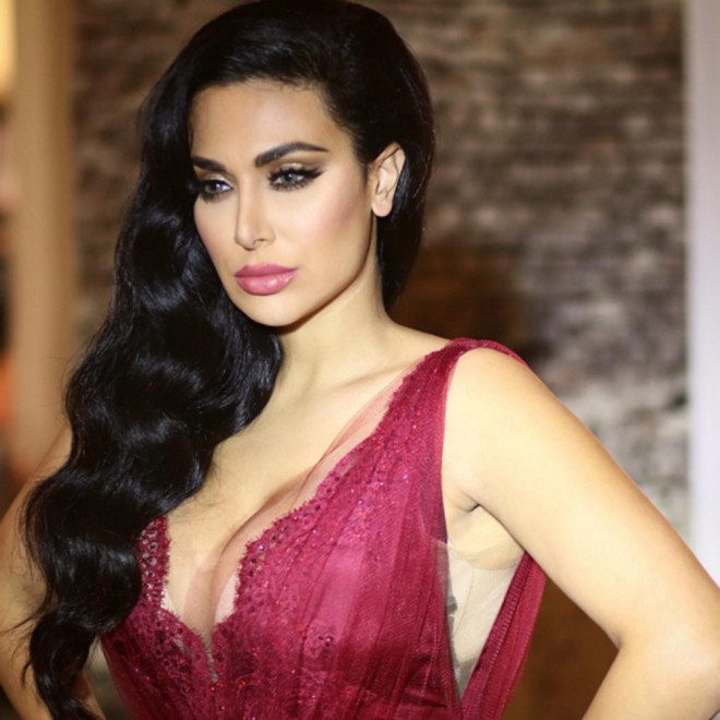 Huda Kattan, encantada con la moda en Instagram