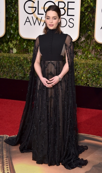 Globos de Oro 2016: Emilia Clarke, total black