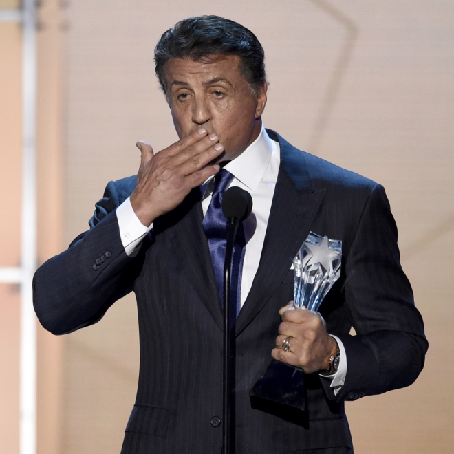 Critic's Choice Awards 2016: Stallone, seduciendo al personal