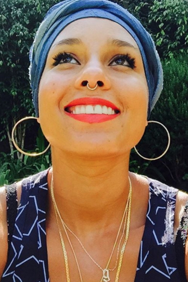 Famosas con piercing septum: Alicia Keys, rollo hindie