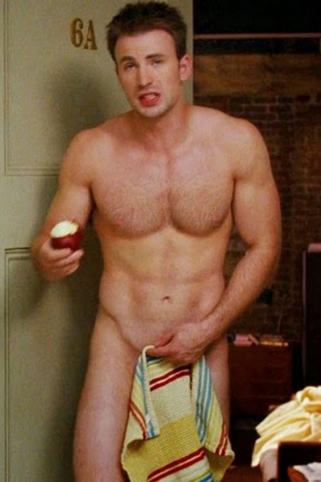 El actor Chris Evans apenas tapaba su cuerpo con un trapo en la película Di...