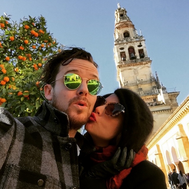 Macarena Gómez y Aldo Comas, felices viajando