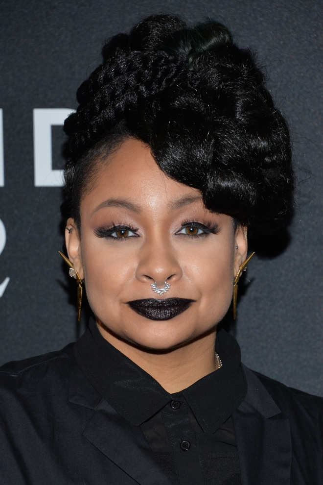 Famosas con piercing: Raven Symoné, atrevida y divertida
