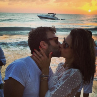 El beso de Alessandra Ambrosio y Jamie Mazur