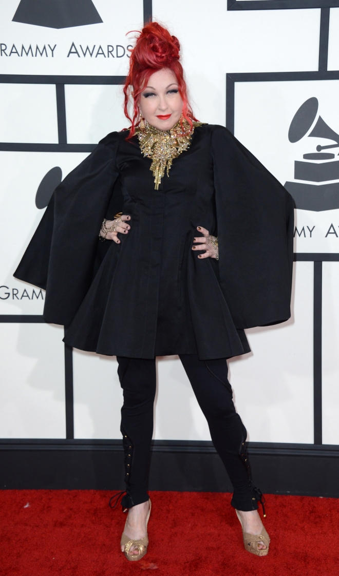 Looks horribles de los Grammy: Cindy Lauper