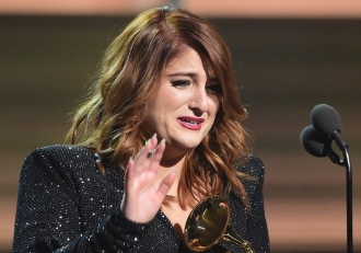 Momentazos Grammys 2016: Meghan Trainor, llorando de emoción
