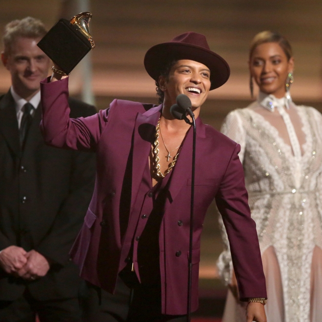 Momentazos Grammys 2016: Bruno Mars interrumpiendo a Kendrick