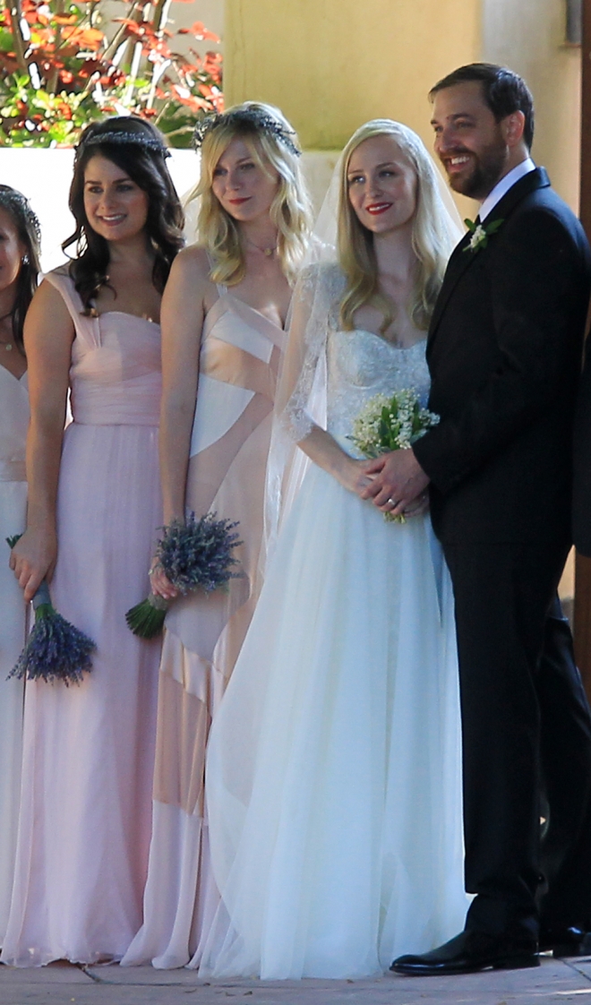 Kirsten Dunst, dama de honor en una boda