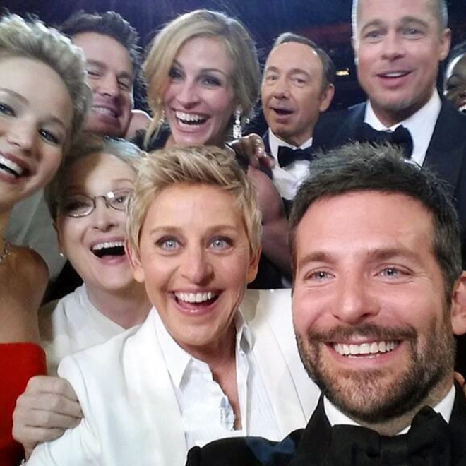 Momentazos de Oscars: un selfie de estrellas